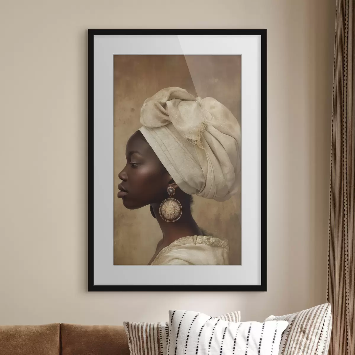 Poster beiges Frauenporträt im afrikanischen Stil im Profil mit großen Ohrringen f26120
