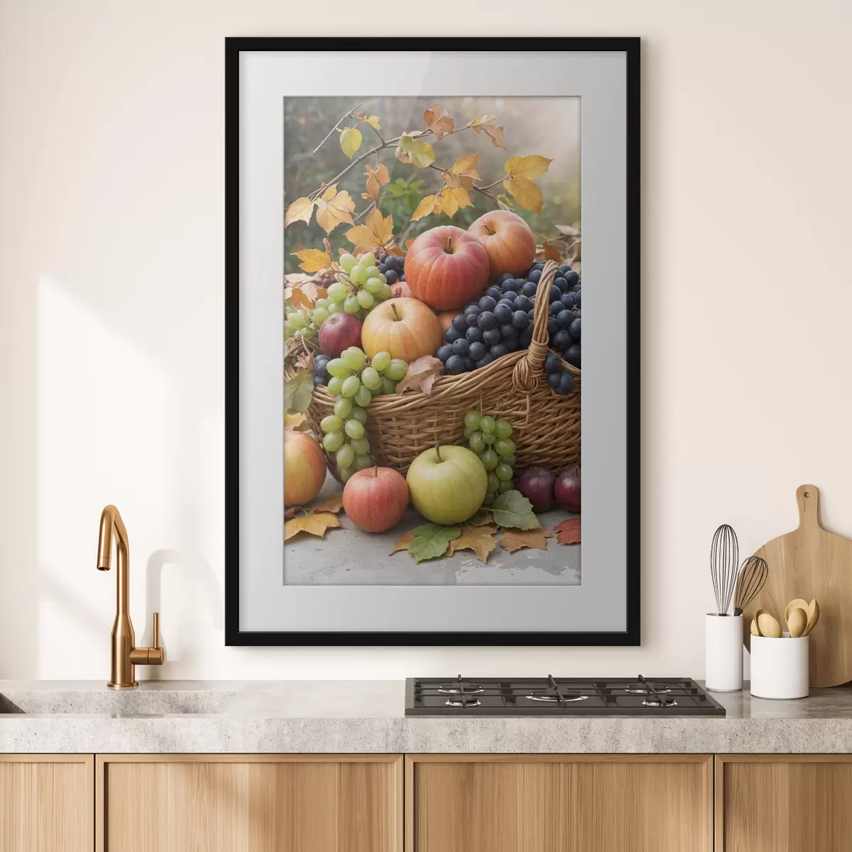 Poster Ein Korb mit verschiedenen Herbstfrüchten, darunter Äpfel, Trauben und Birnen, umgeben von abgefallenen Blättern f40409
