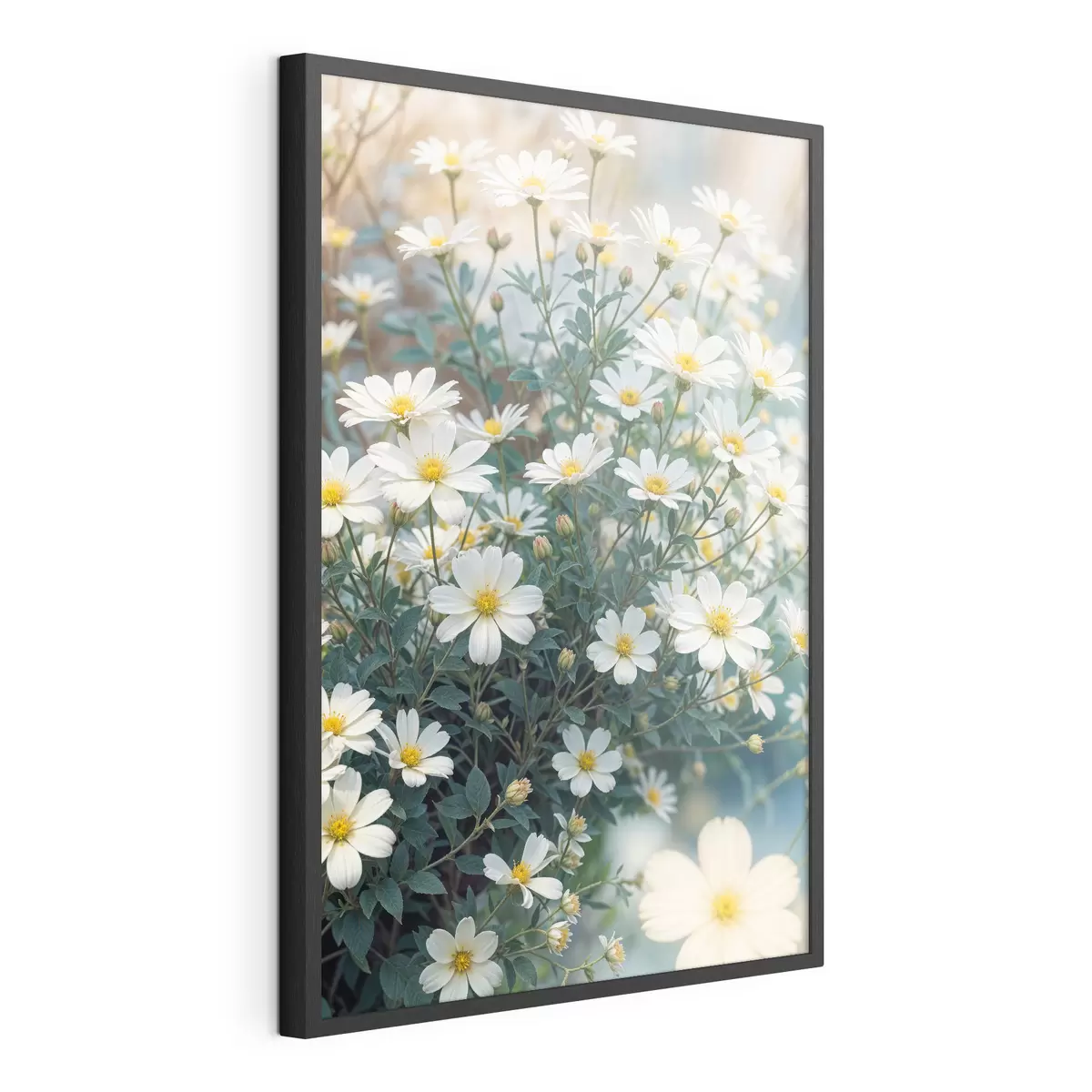 Poster Ein Feld aus weißen Gänseblümchen mit grünem Laub vor einem unscharfen Hintergrund f40413