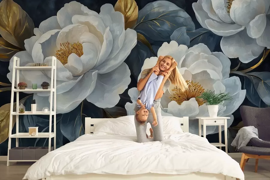 Fototapete Üppige weiße Pfingstrosen auf blauem Hintergrund in einem malerischen Stil w02315