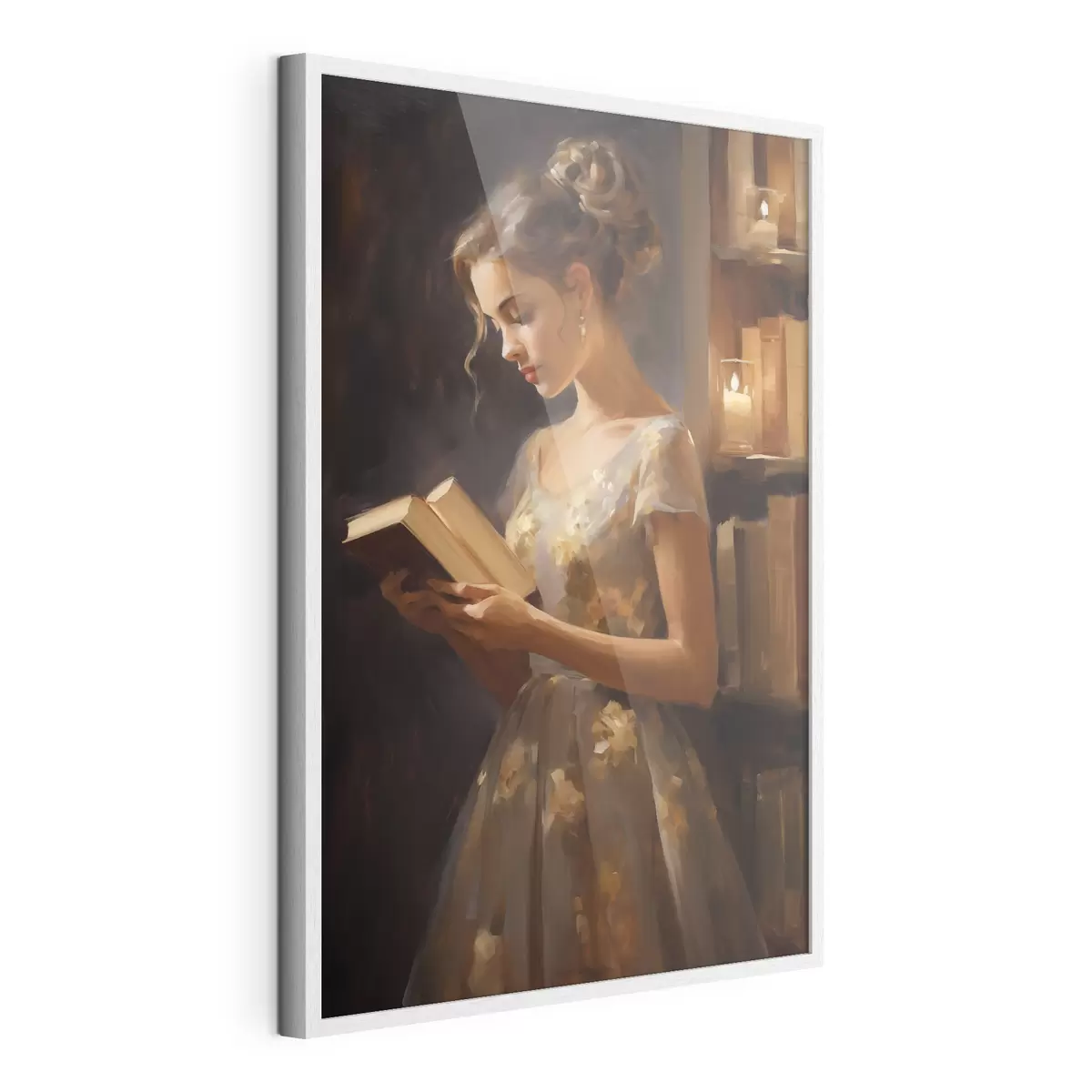 Poster Eine junge Frau in einem eleganten Kleid liest ein Buch in stimmungsvoller Beleuchtung, umgeben von Bücherregalen und dem sanften Schein von Kerzen f42570