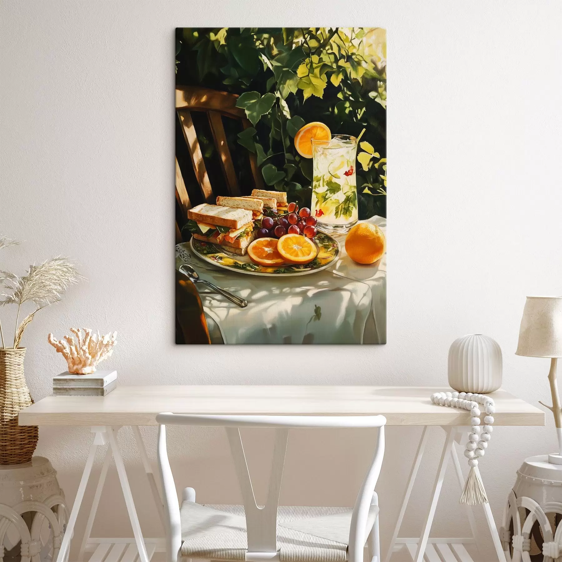 Fototapete Ästhetisches Picknick im Sommergarten, belegte Brote, Orangen, Limonade s44306