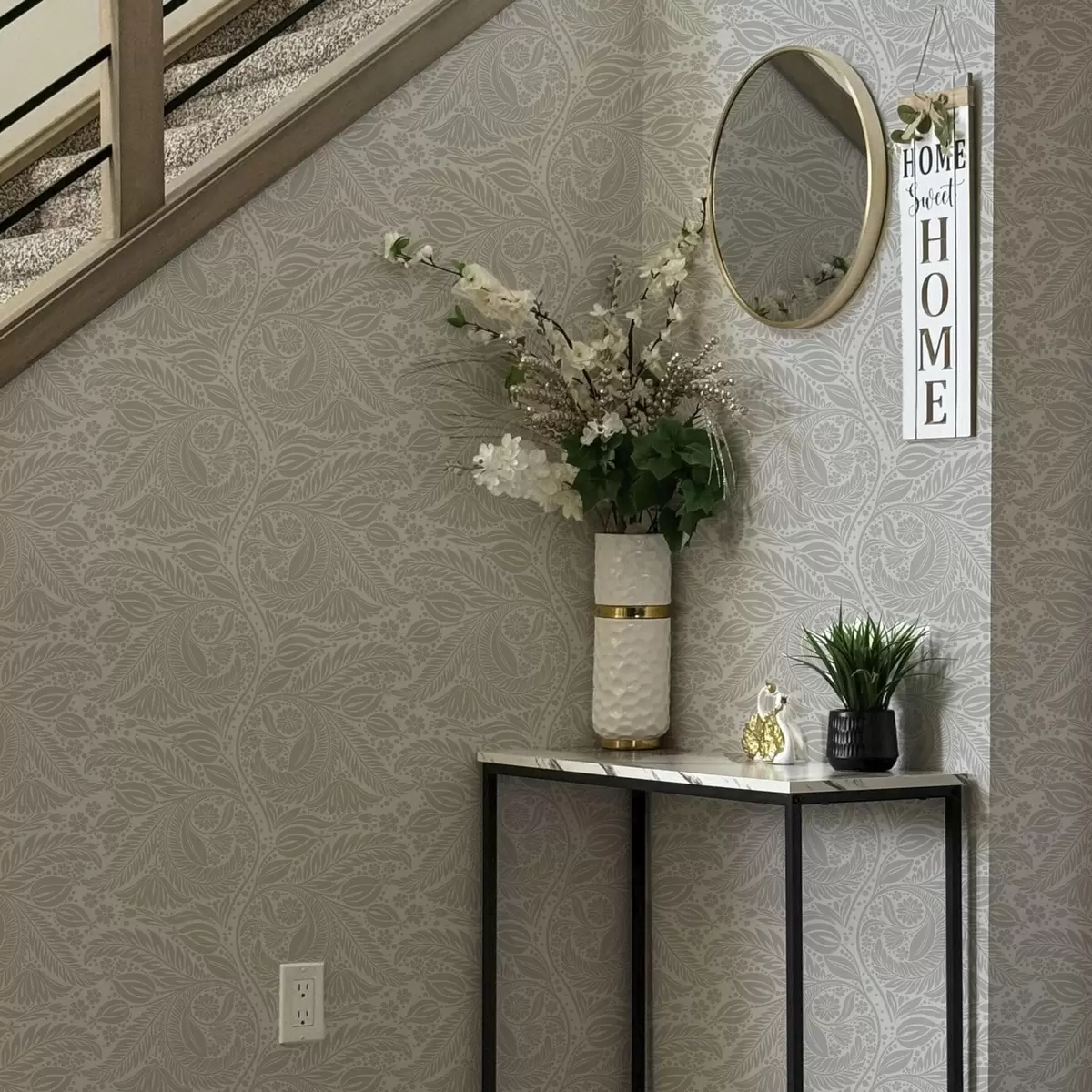 Tapete Graue Folklorestilisierung mit Blättern und Blumen a00301