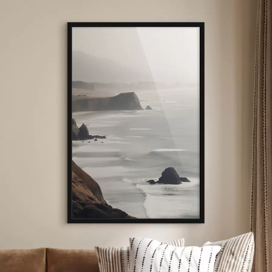 Fototapete Felsige Klippen und Meeresküste, Wellen, die an das Ufer schlagen, Landschaft mit stimmungsvoller Atmosphäre, erdige Töne f45194