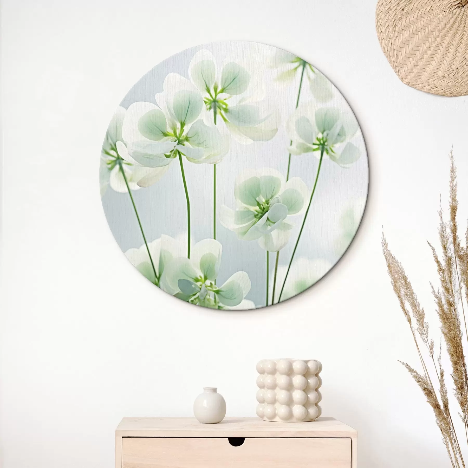 Fototapete Weißer Klee Blumen mit grünen Stiel und Blätter, weiche Beleuchtung, sauberen Hintergrund, minimalistische Komposition, botanische r45172