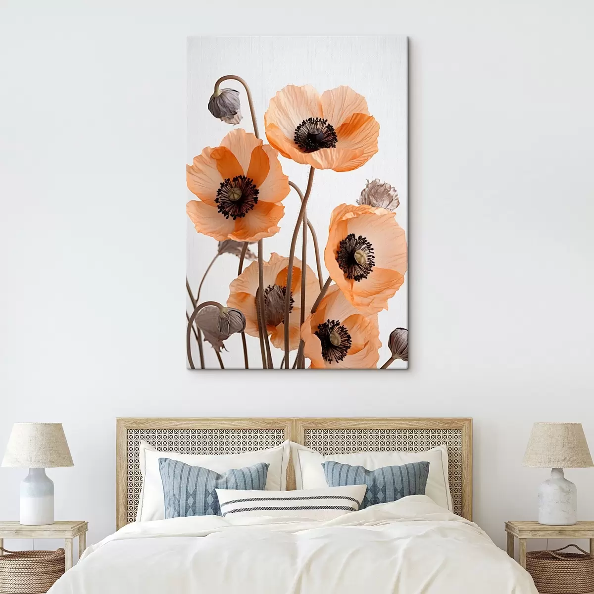 Fototapete Orangefarbene Mohnblumen, getrocknete Blumen vor einem hellen Hintergrund, weiche Beleuchtung, zarte Blütenblätter, Blumenarrangement s45167