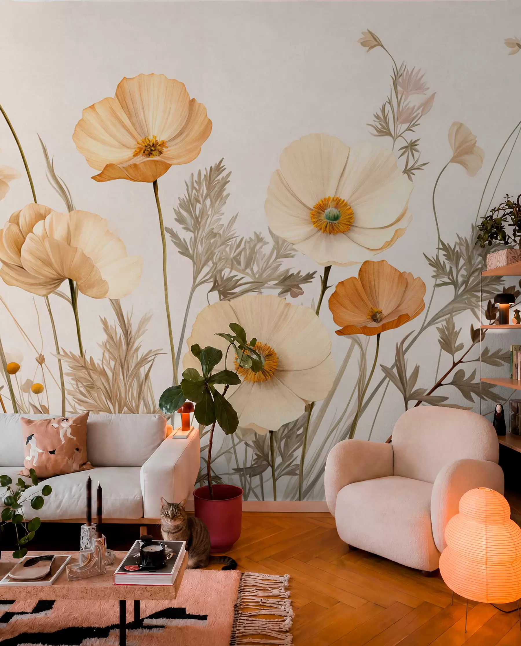 Fototapete Orange und weiße Vintage strukturierte Mohnblumen mit dünnen Stielen und Blättern, hellbeige Hintergrund, Aquarell-Stil w09293