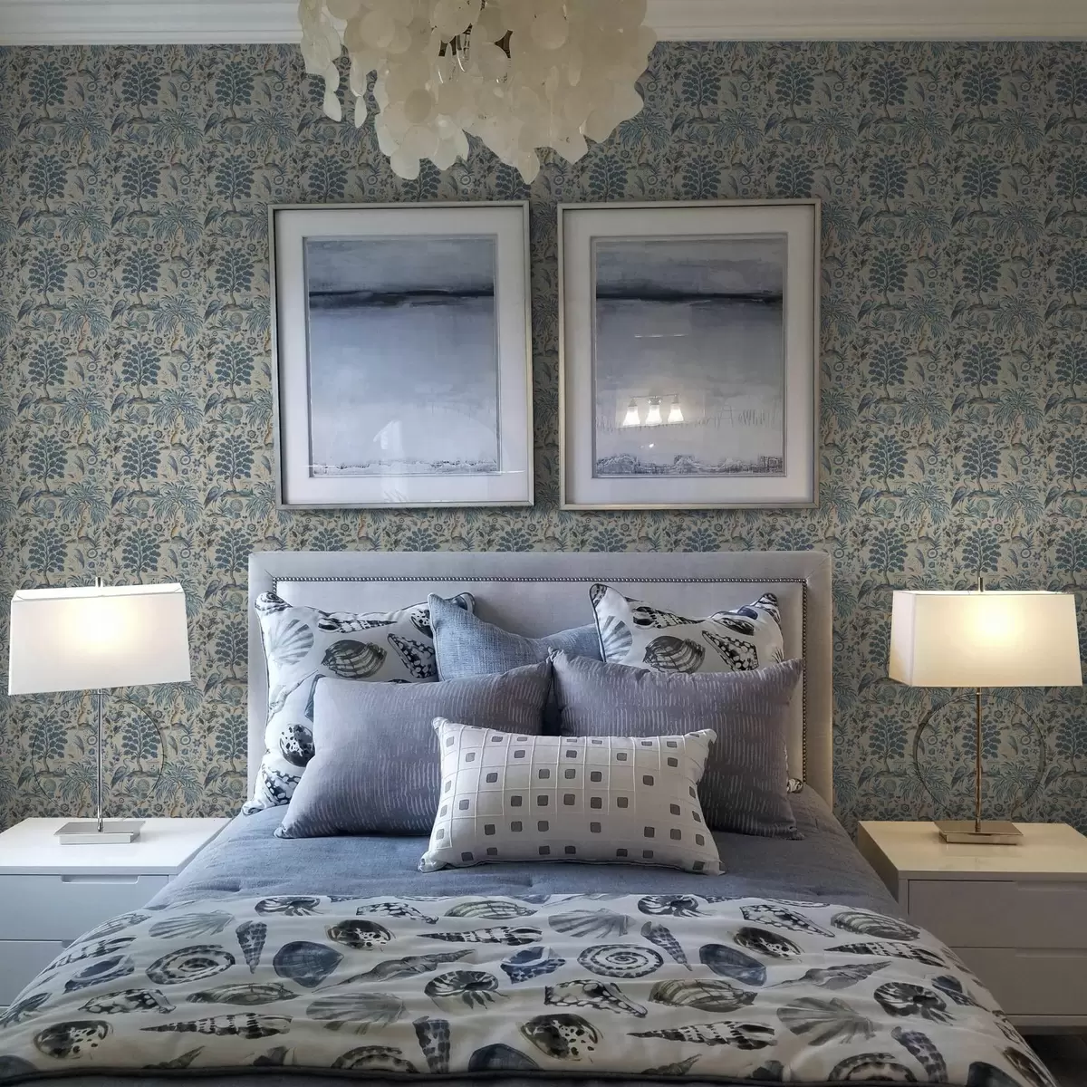 Tapete Toile de Jouy-Stil mit blauen Vögeln und tropischen Bäumen a00382