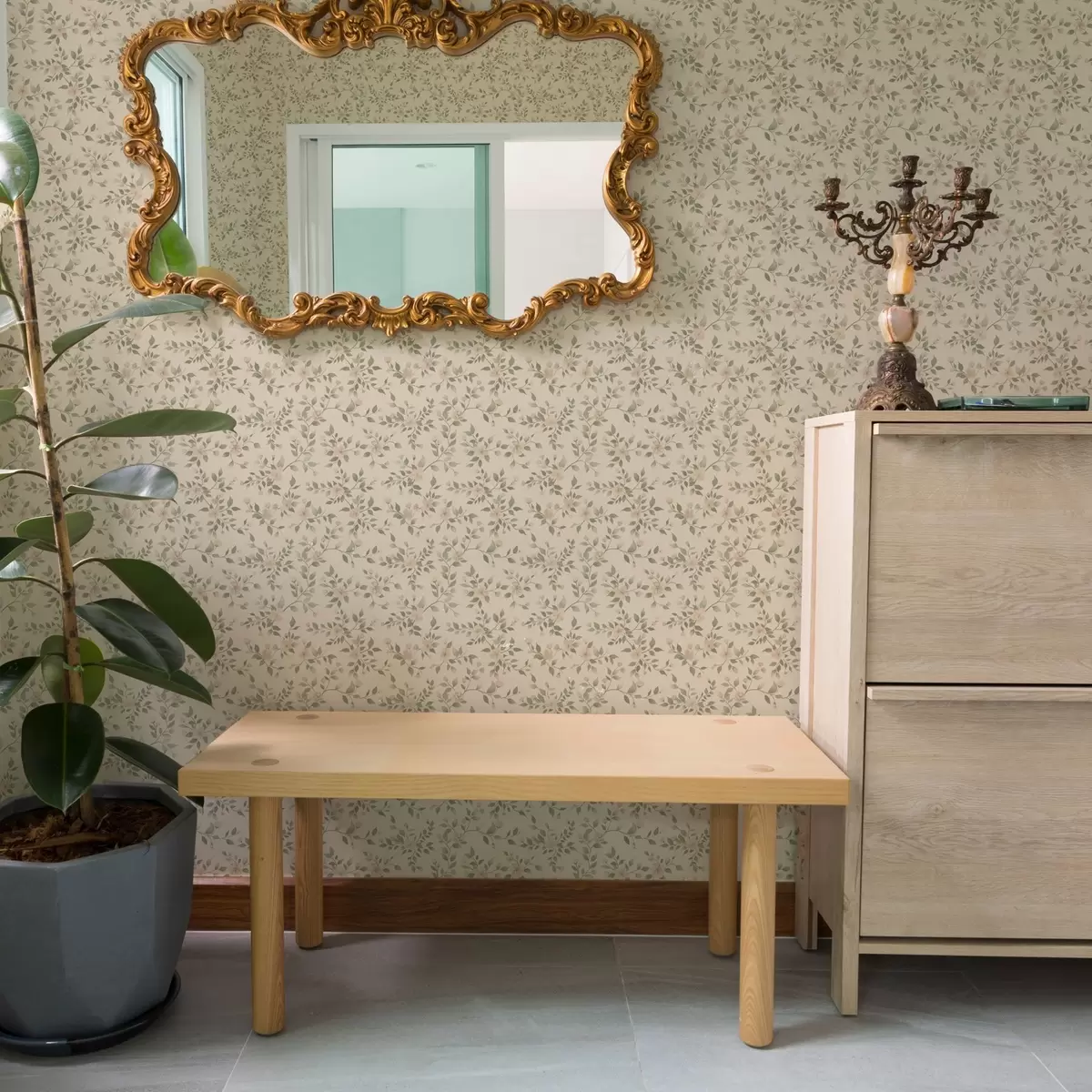 Tapete Zarte pastellfarbene Blumenzweige auf beigem Hintergrund a00390