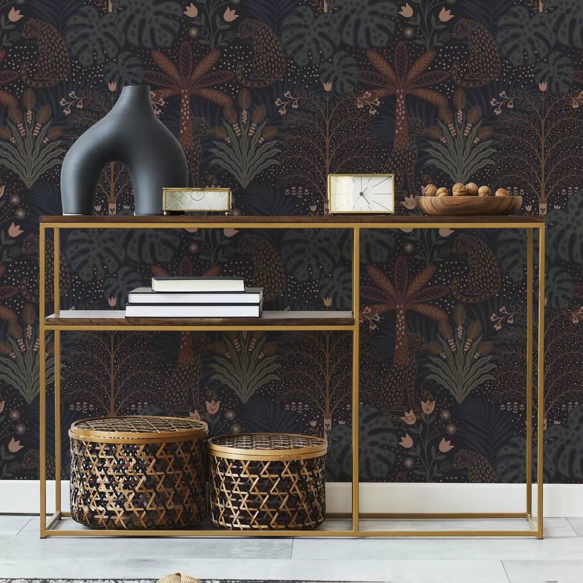 Tapete Dunkler Dschungel mit Leoparden, Palmen und Blumen a00424