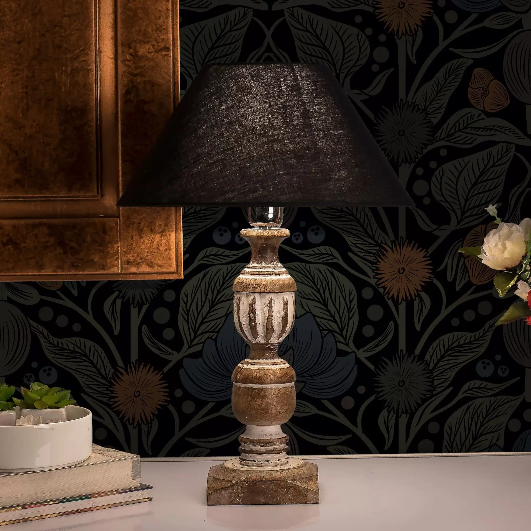 Fototapete Dunkles florales Ornament mit orangefarbenen Akzenten a00411