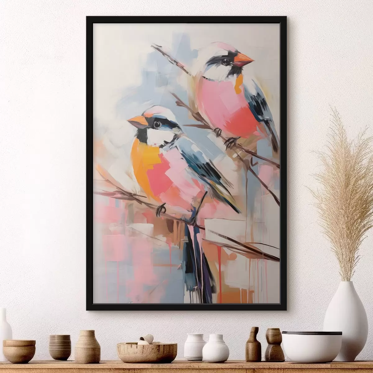 Poster Bunte Vögel auf einem Zweig vor einem weichen pastellfarbenen Hintergrund f45578