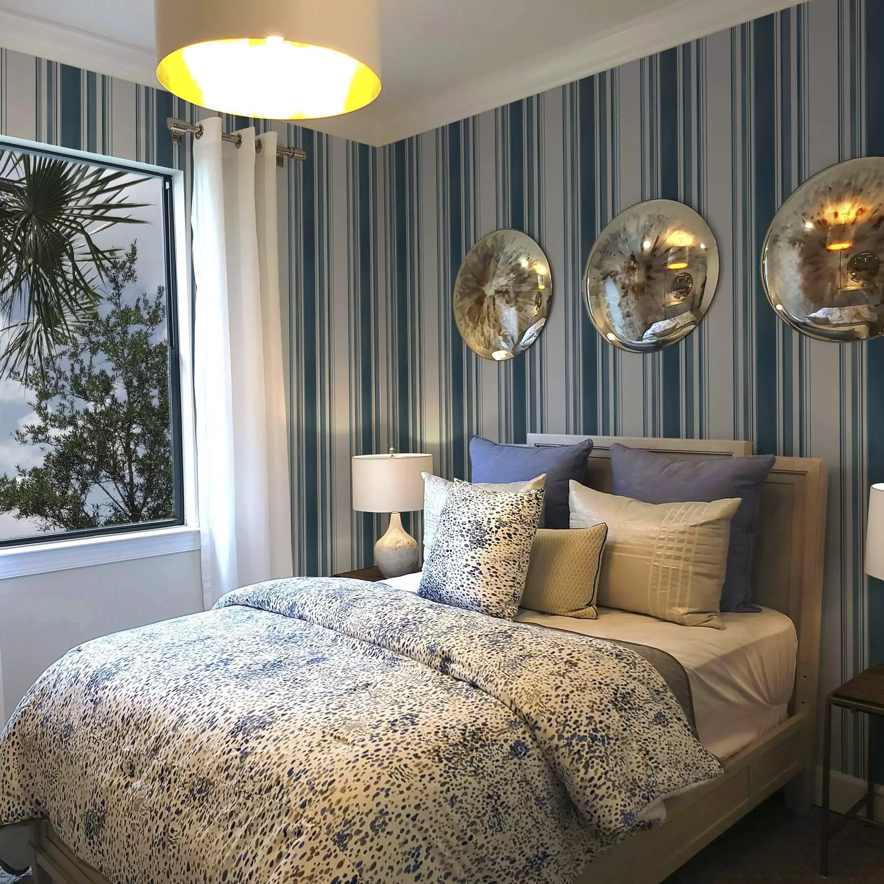 Fototapete Blaue Streifen mit weißen Lücken a00525