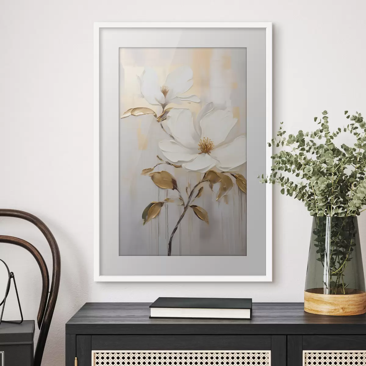 Poster Zwei weiße Blüten mit gelb-orangefarbenen Blättern auf hellem Hintergrund f45691