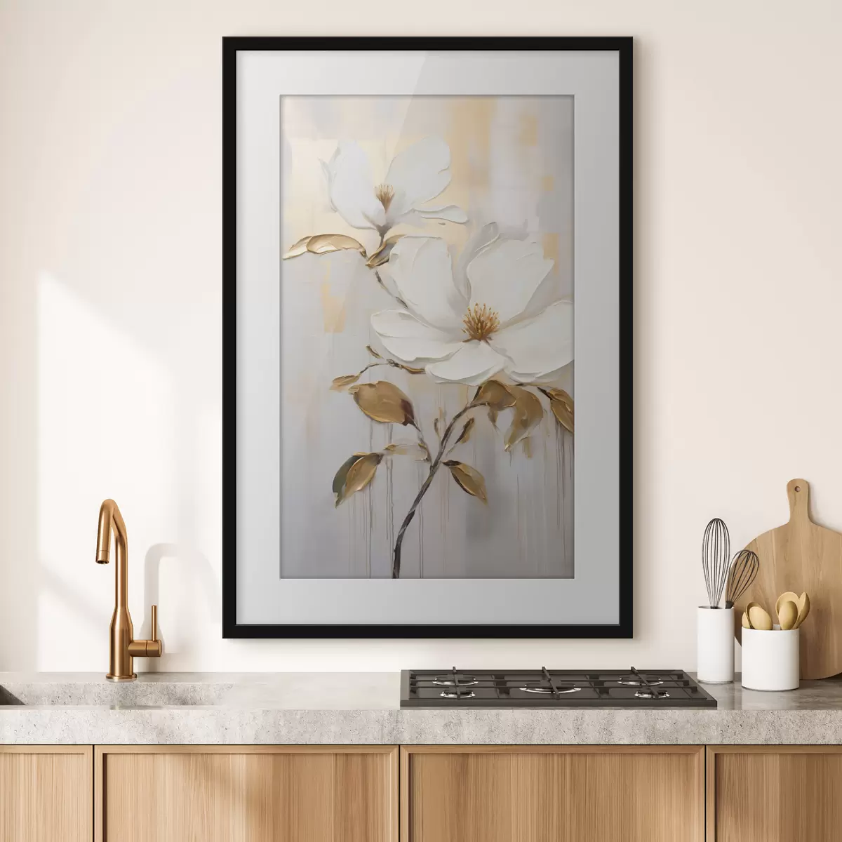 Poster Zwei weiße Blüten mit gelb-orangefarbenen Blättern auf hellem Hintergrund f45691
