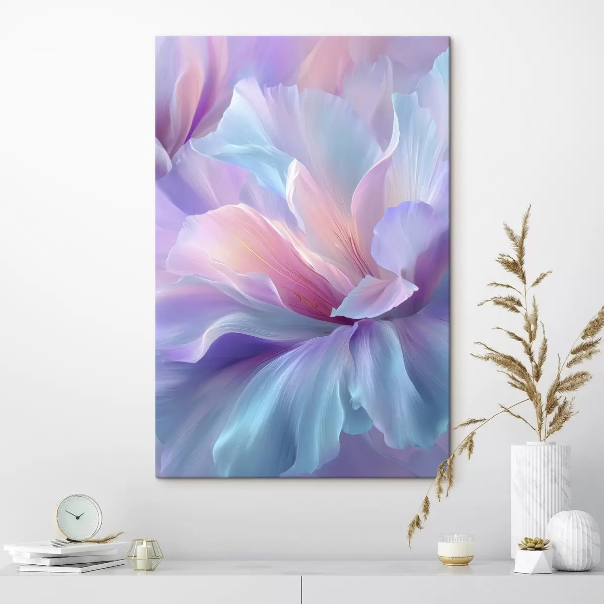 Fototapete eine zarte Fantasieblume mit Blütenblättern in Violett-, Blau- und Rosatönen. s45710