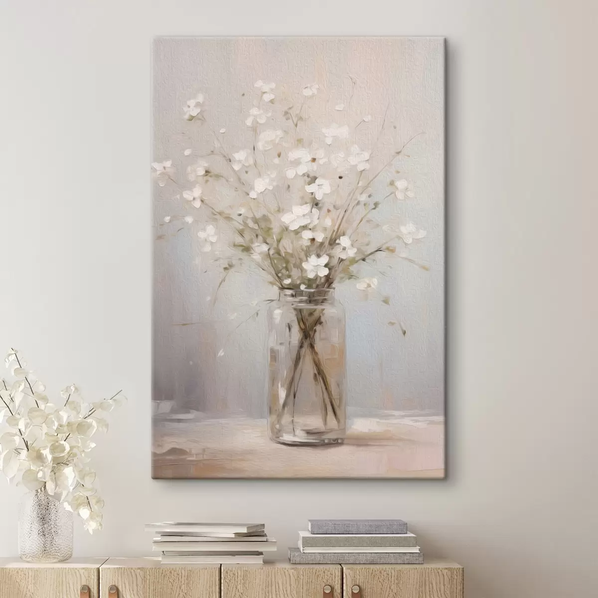 Fototapete Ein Strauß weißer Blumen in einer transparenten Glasvase s45814