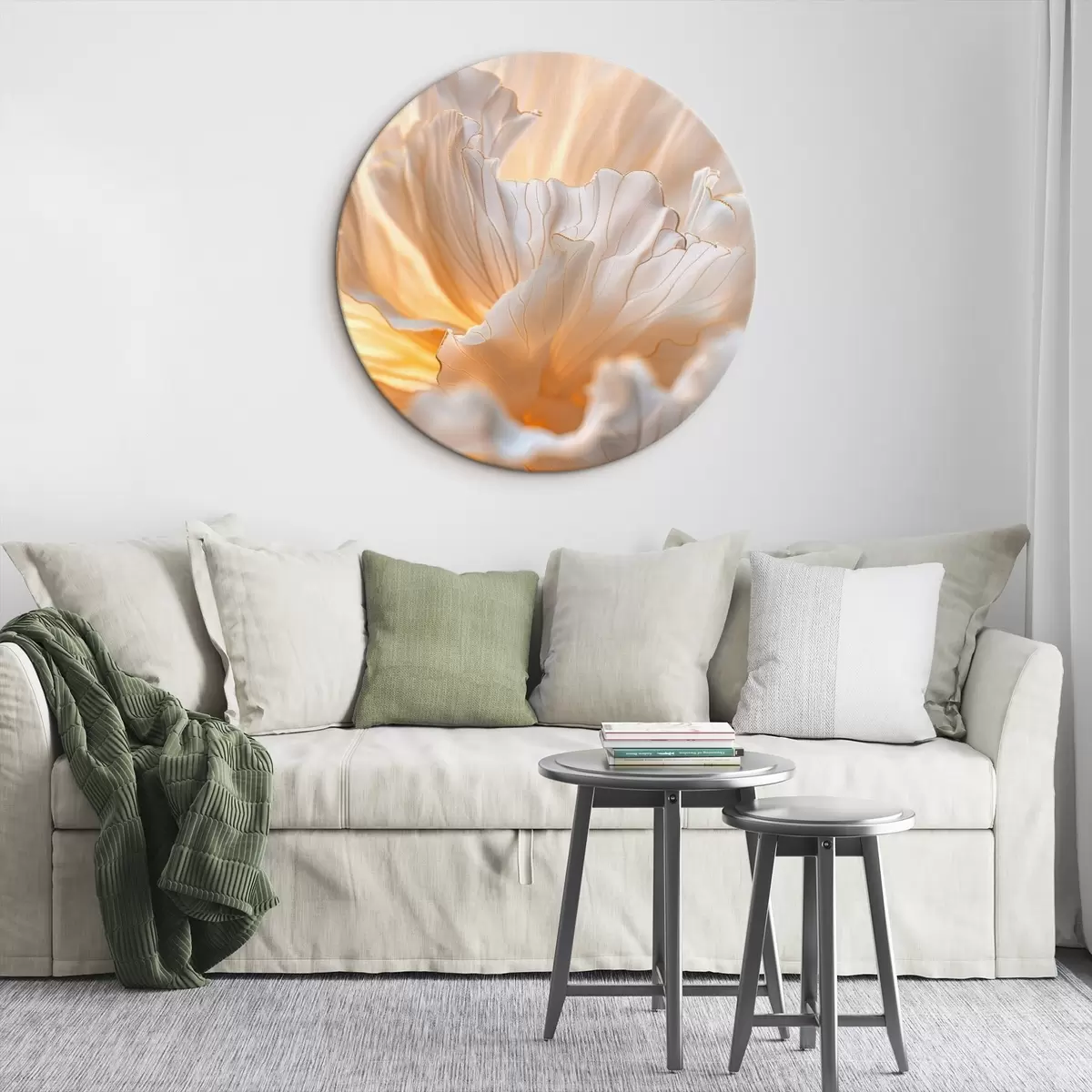 Runde Wandbilder Zarte Blütenblätter in warmen Farbtönen mit gelb-orangefarbenen Rändern r45820