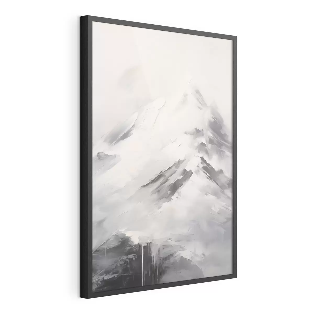 Poster Verschneite Berggipfel mit grauen Schatten, grauer Himmel, Pinselstriche, strukturiert, minimalistisch f45932