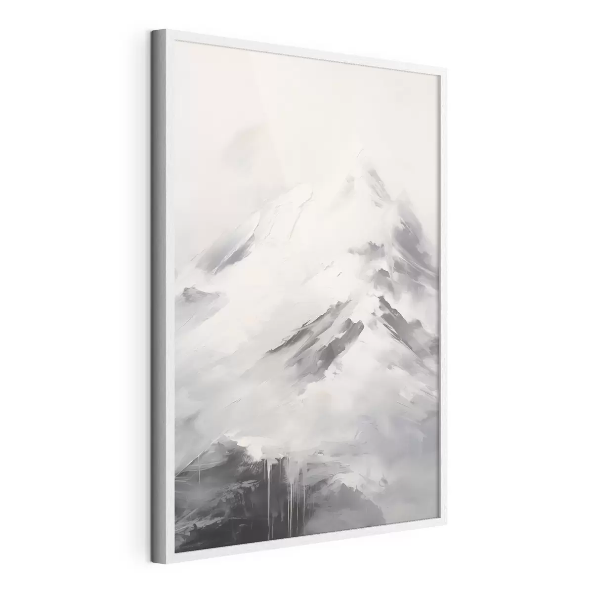 Poster Verschneite Berggipfel mit grauen Schatten, grauer Himmel, Pinselstriche, strukturiert, minimalistisch f45932
