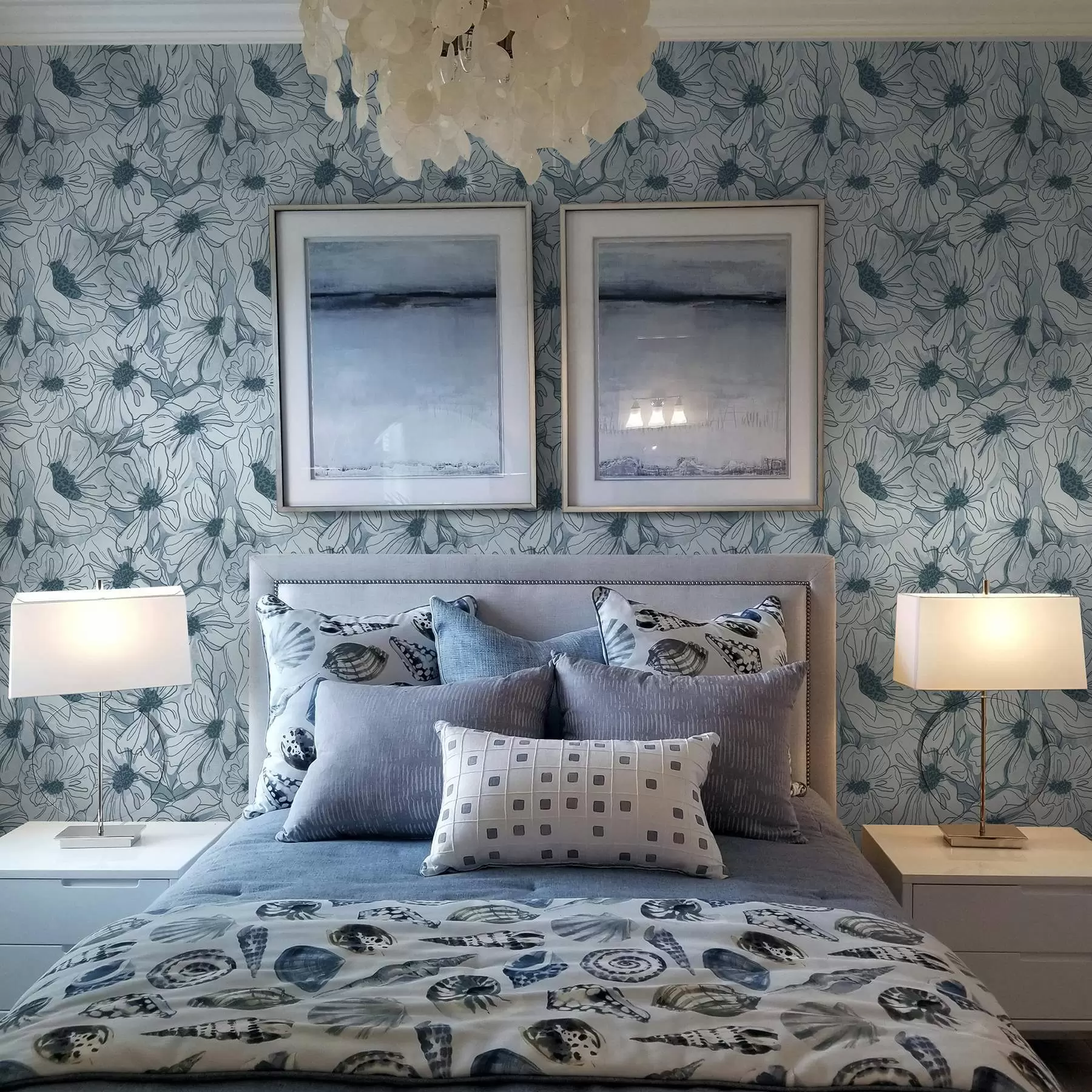 Fototapete Lineare Blumen in einer kühlen grau-blauen Farbpalette a00636v2