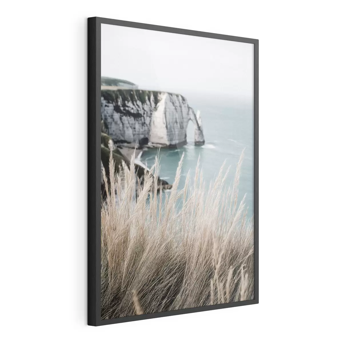 Poster Meer und Felsbogen, Blick durch trockenes Gras f46142