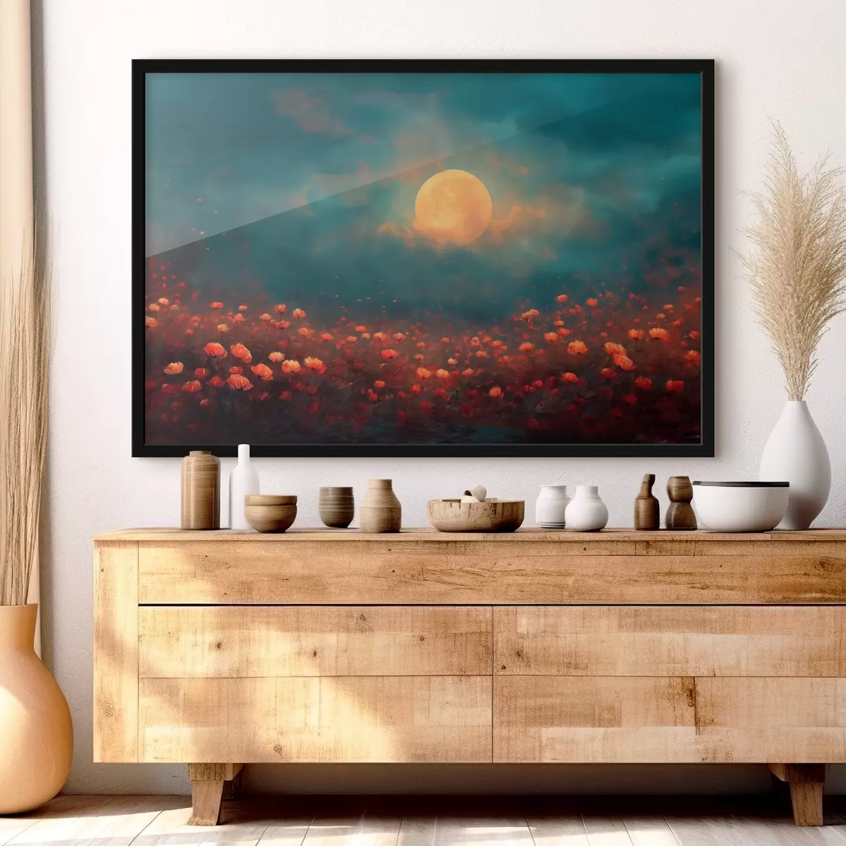 Poster Mond über einem Feld voller roter Blumen an einem nebligen Abendhimmel f46167