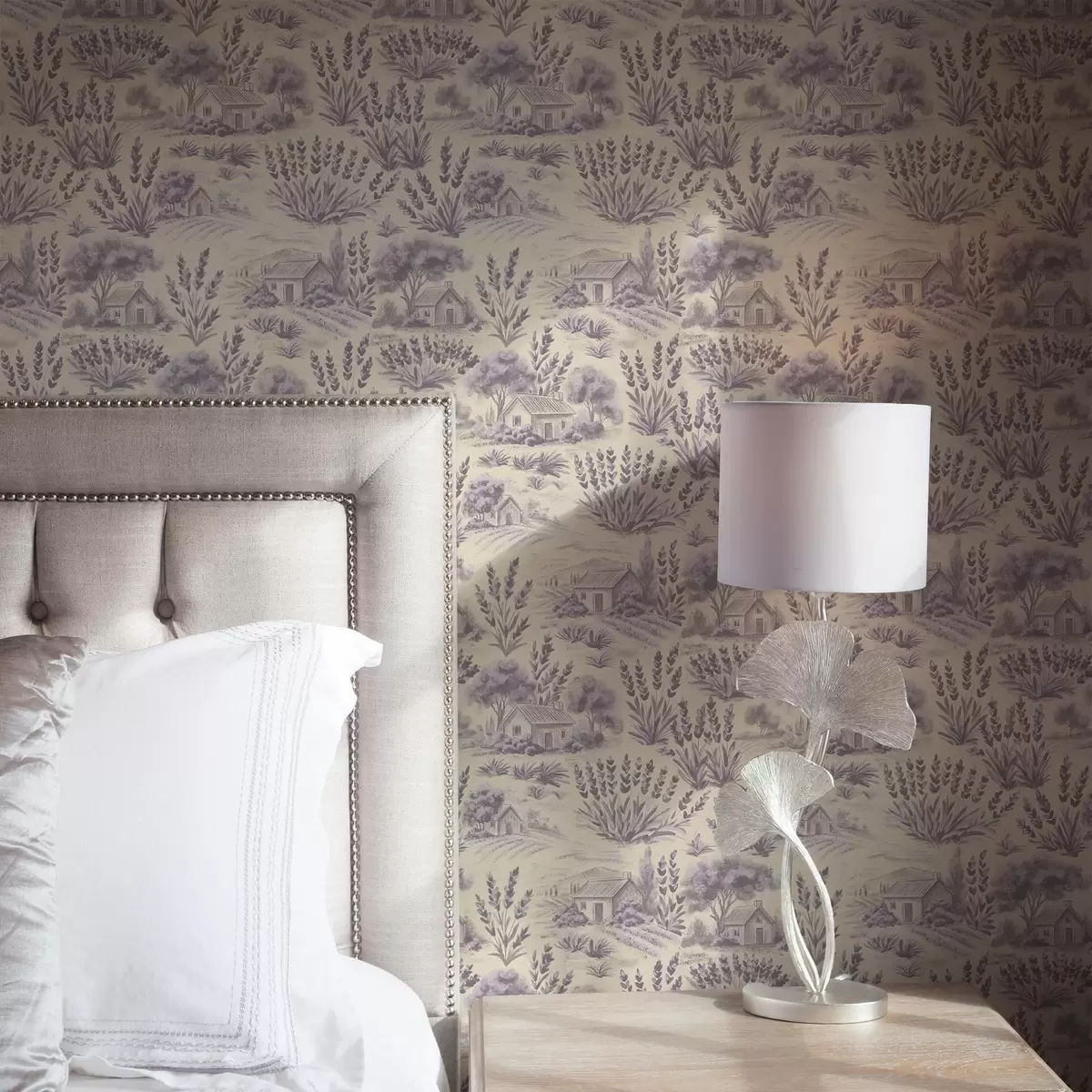 Tapete Lavendelfelder und Häuser in Pastelltönen a00765