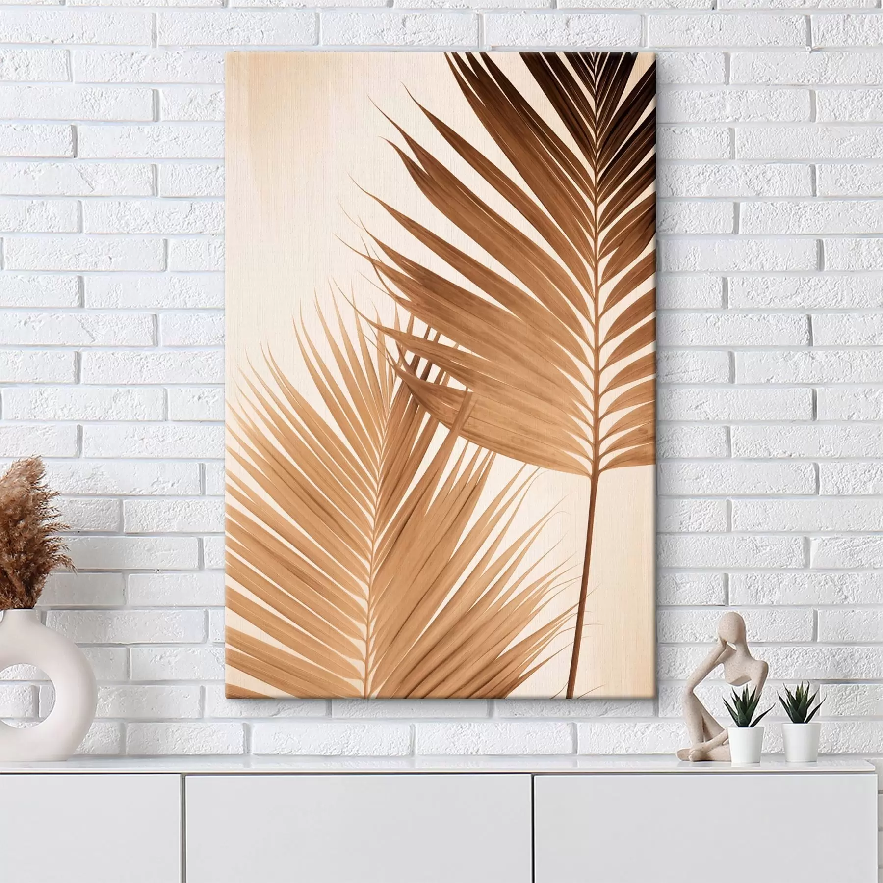 Fototapete Palmenblätter in Brauntönen, neutraler Hintergrund, minimalistischer Stil, natürliche Beleuchtung, tropisches Flair s46274