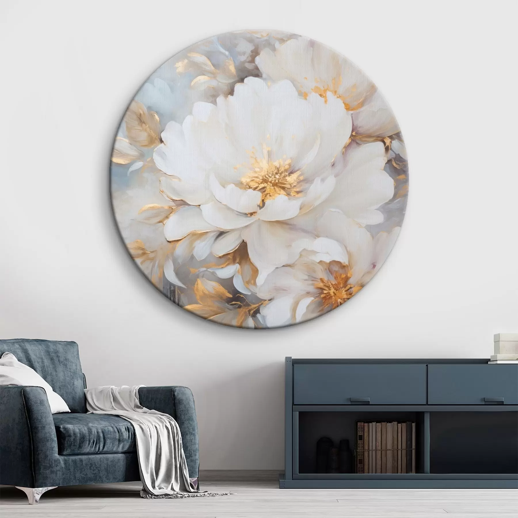 Fototapete Weiße Pfingstrosen mit blauen Blütenkernen und Blättern, sanfte Pinselstriche, hellblauer Hintergrund, Blumenarrangement r46271