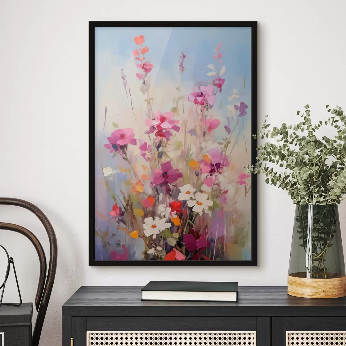 Poster Leuchtend rosa, weiße und grüne Blumen vor einem sanften, pastellfarbenen Hintergrund f46278