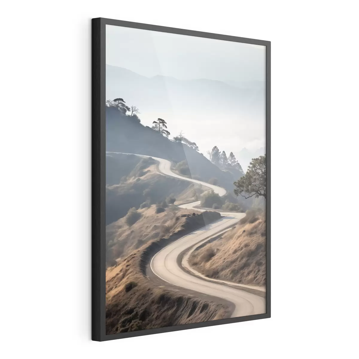 Poster Eine kurvenreiche Straße durch eine hügelige Landschaft mit trockenem Gras unter einem klaren Himmel und Bergen in der Ferne f46289