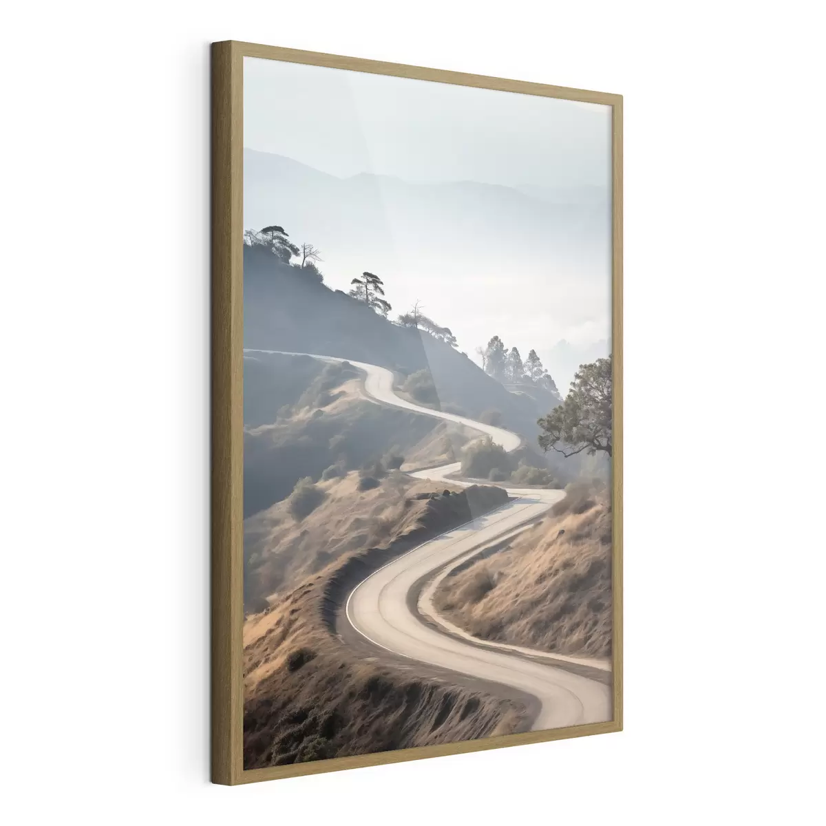 Poster Eine kurvenreiche Straße durch eine hügelige Landschaft mit trockenem Gras unter einem klaren Himmel und Bergen in der Ferne f46289