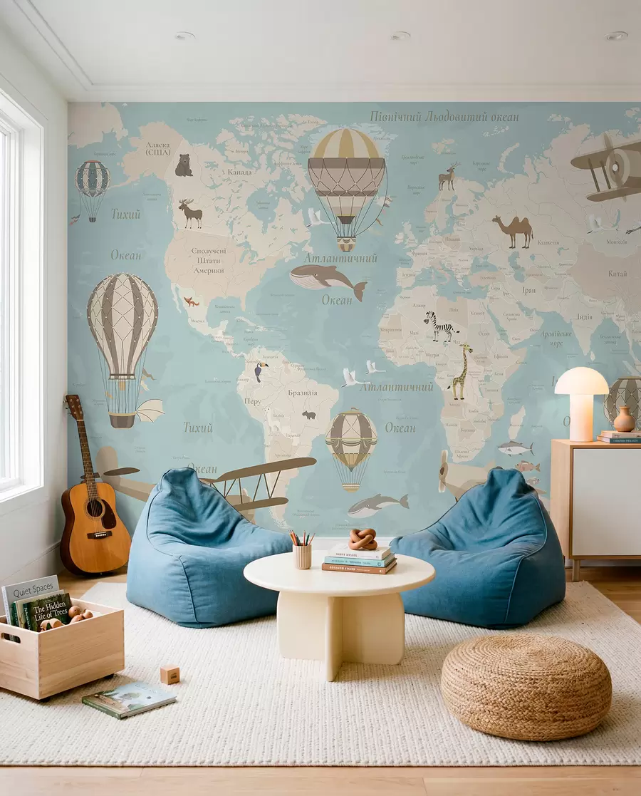 Fototapete Weltkarte für Kinder mit Tieren, Flugzeugen und Heißluftballons. Ukrainische Sprache. Blaue Farbe c00003ukv1