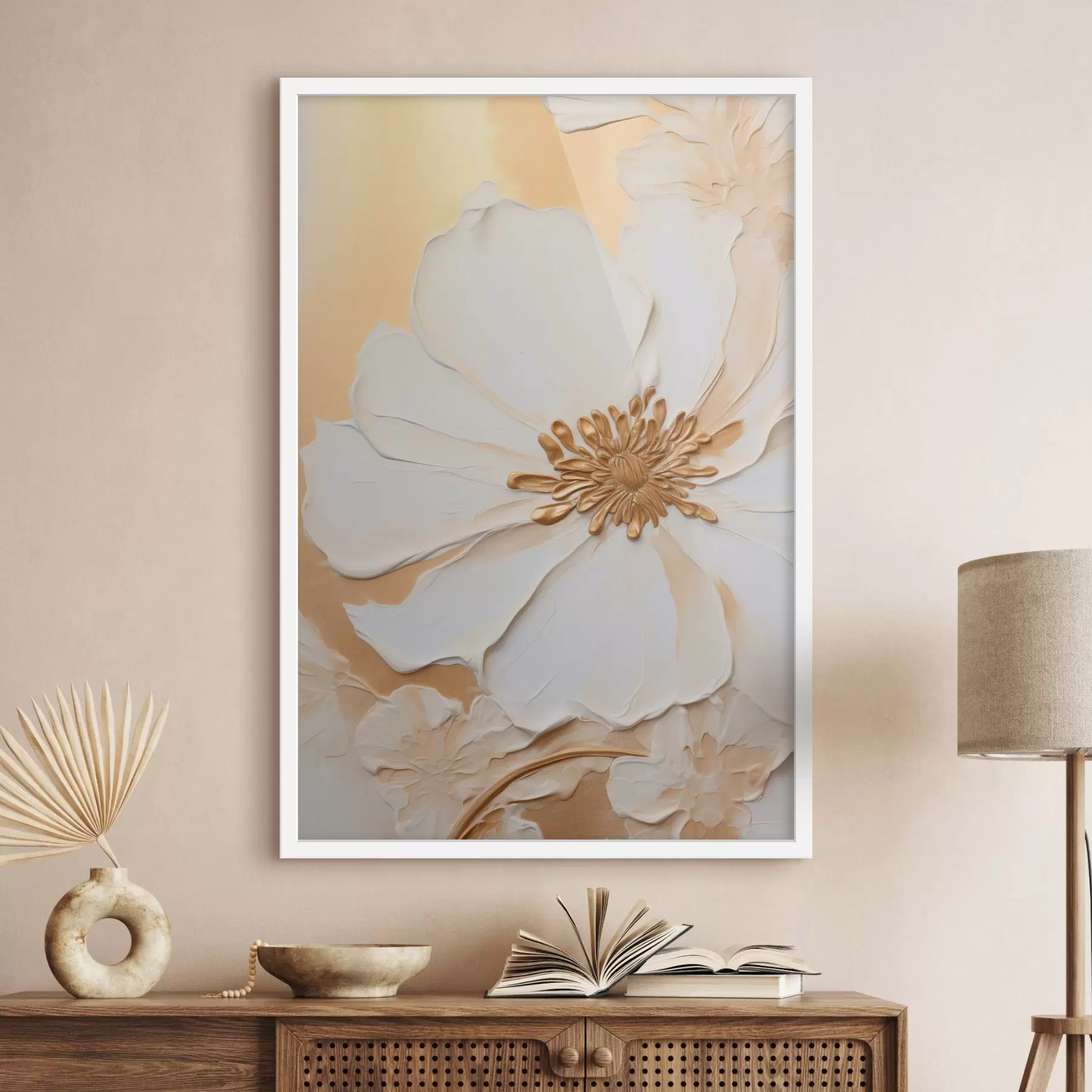Fototapete Weiße Blume mit zarten Blütenblättern, imitiert durch dicke Pinselstriche, auf einem hellorangen, strukturierten Hintergrund f46691