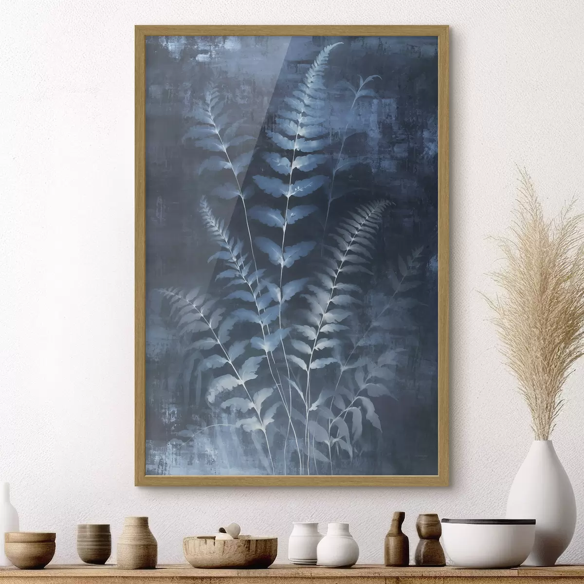 Poster Blaue Farne und Pflanzen vor einem dunklen, strukturierten Hintergrund, mit Fokus auf den komplexen Details, Röntgeneffekt f47027