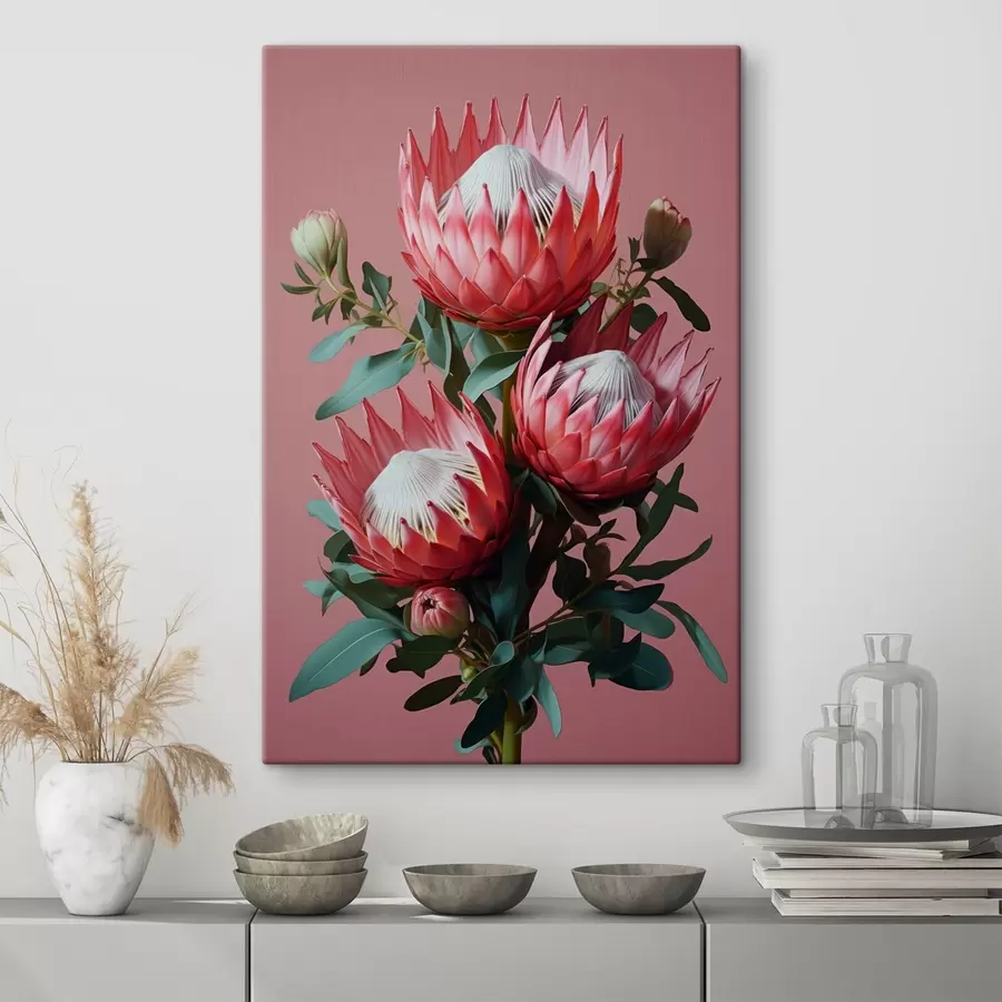 Fototapete Protea-Strauß mit roten Blütenblättern und grünem Laub auf rosa Hintergrund s46946