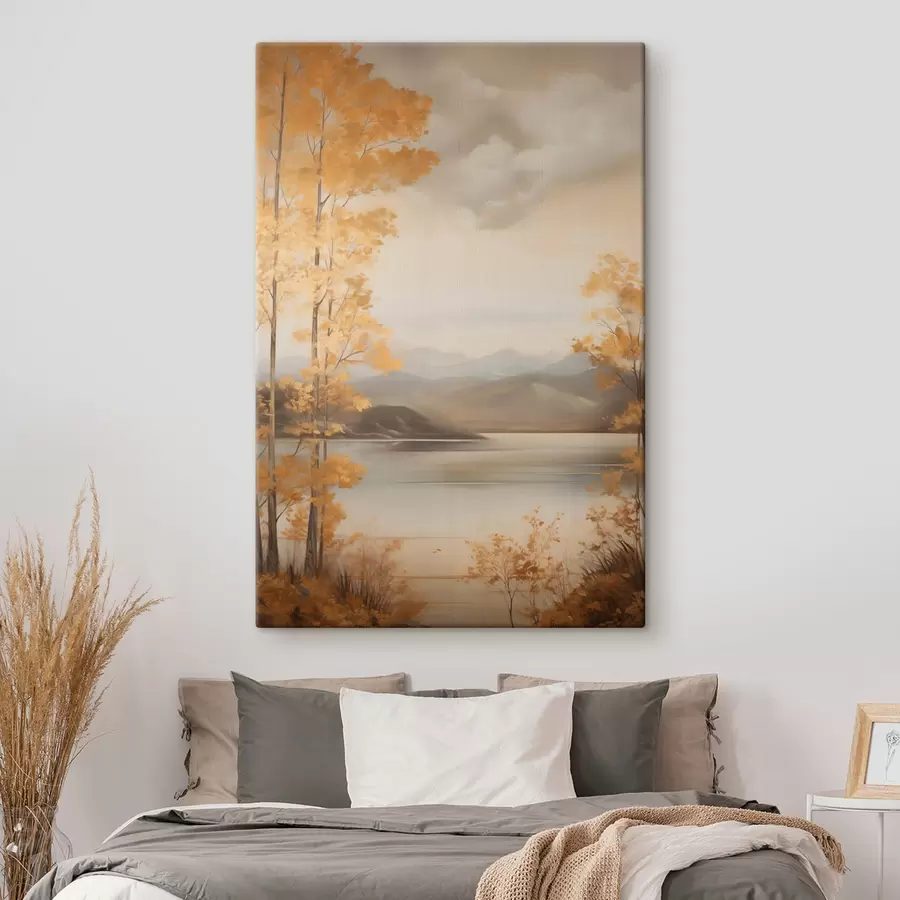 Fototapete Herbstliche Bäume mit orangefarbenen Blättern umrahmen einen ruhigen See mit fernen Bergen unter einem bewölkten Himmel. s47441