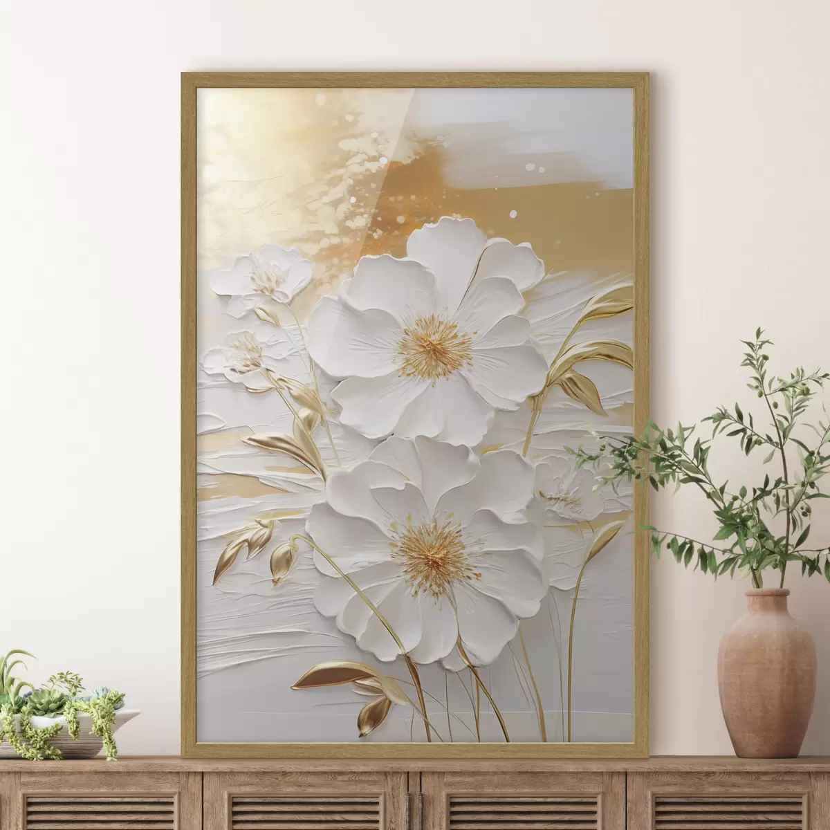 Poster Weiße Blumen mit gelben Akzenten und zarten Blättern vor einem strukturierten Hintergrund, moderne Kunst f47415