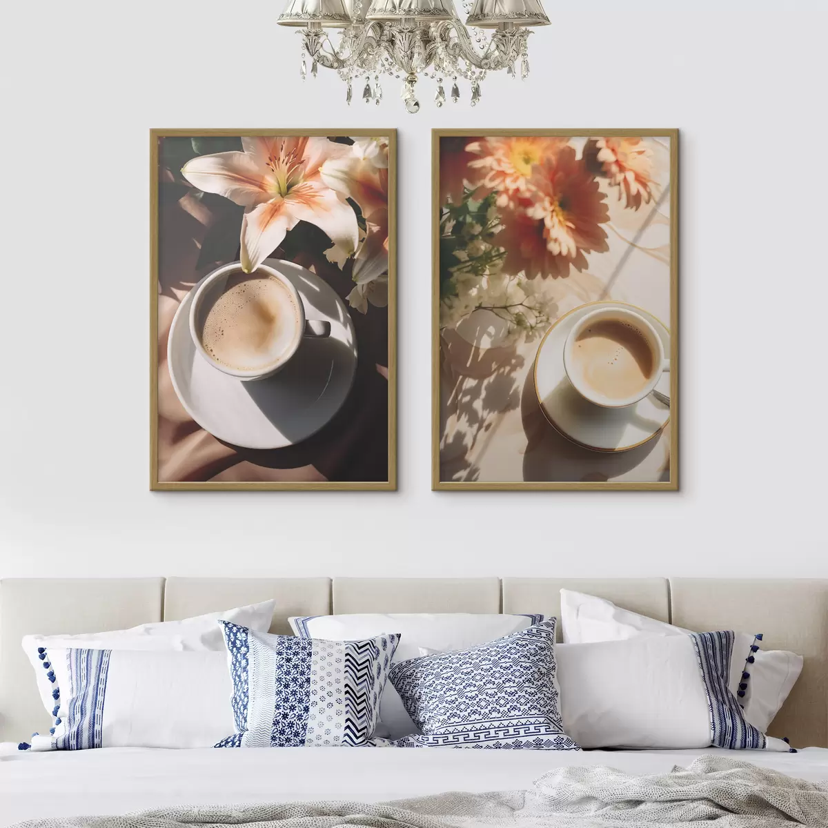 Poster Eine Tasse Kaffee mit Schaum auf einem weißen Teller, einige Blumen im Hintergrund, mit Sonnenlicht d00654