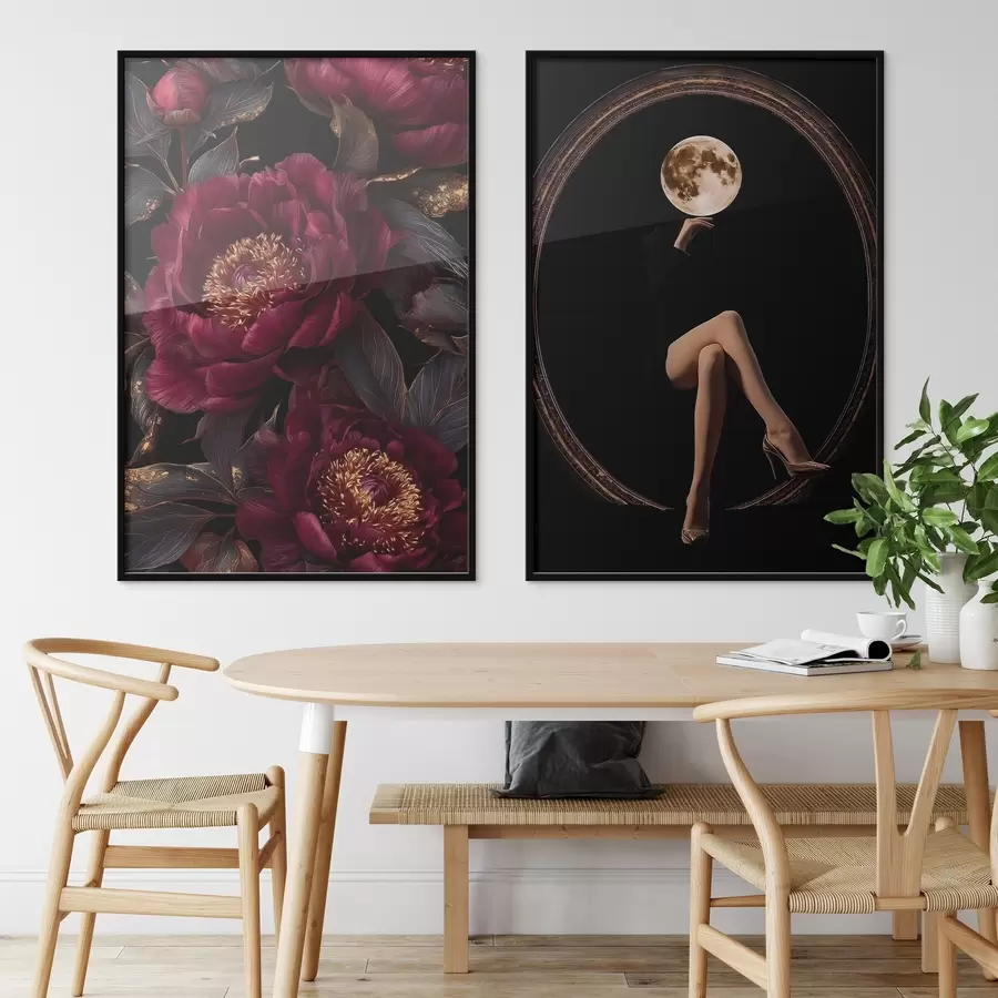 Fototapete Burgunderrote Pfingstrosen und eine mondförmige Silhouette auf schwarzem Hintergrund d00765