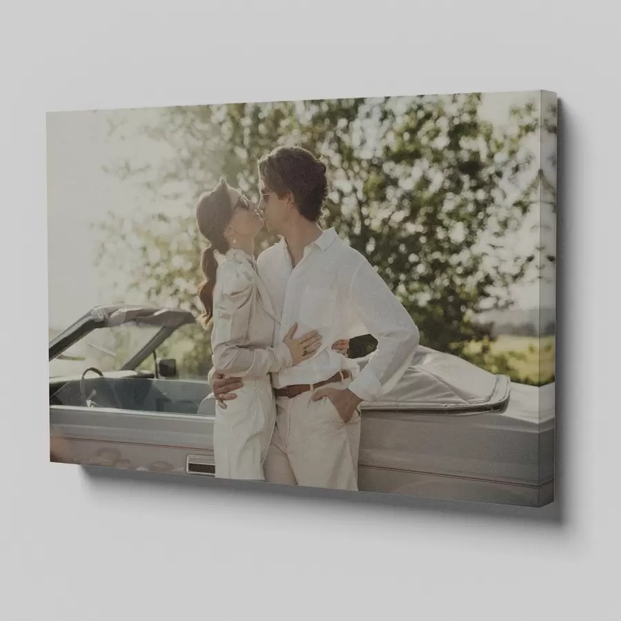 Fototapete Ein Geschenk in Form eines Gemäldes nach einem Foto für Verliebte s47164