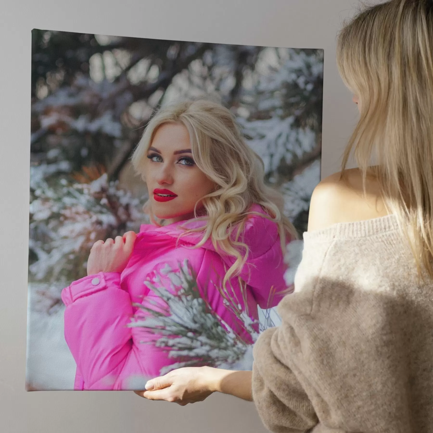Fototapete Ein Geschenk in Form eines Gemäldes nach einem Foto für ein Mädchen s47168