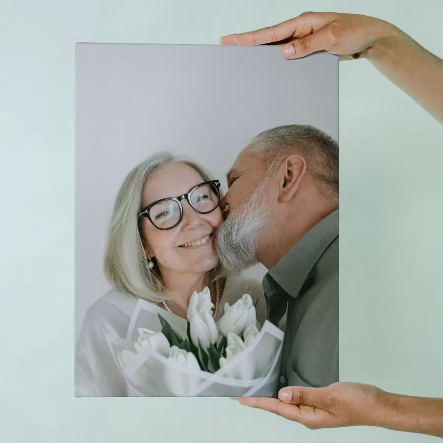 Fototapete Geschenk für ein Paar basierend auf einem Foto auf Leinwand s47197