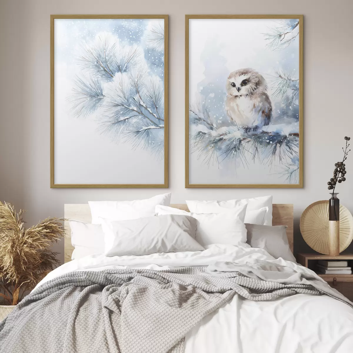 Poster Niedliche Eule auf einem schneebedeckten Tannenzweig im Aquarellstil d01168