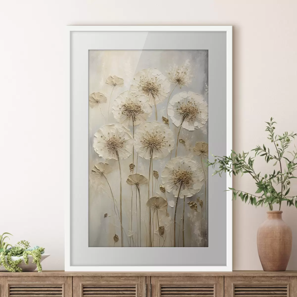 Poster Hohe cremefarbene Blumen auf hellem Hintergrund f47282