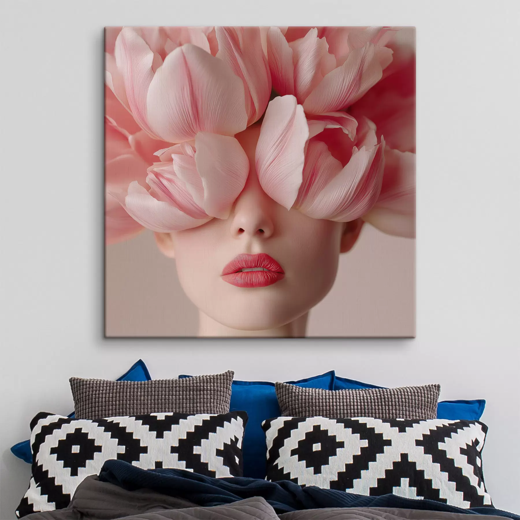 Fototapete Frauenporträt mit rosa Blütenblättern s47920