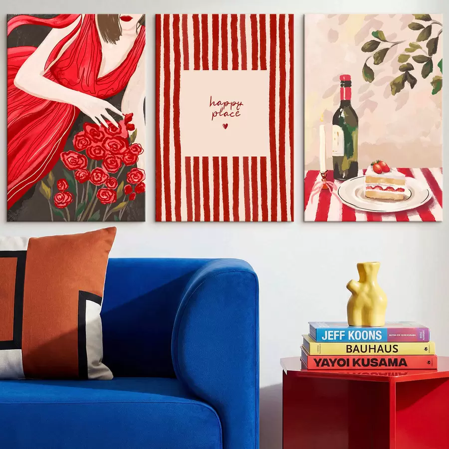 Fototapete Frau mit Rosen, gestreiftem Poster und Tisch m30099