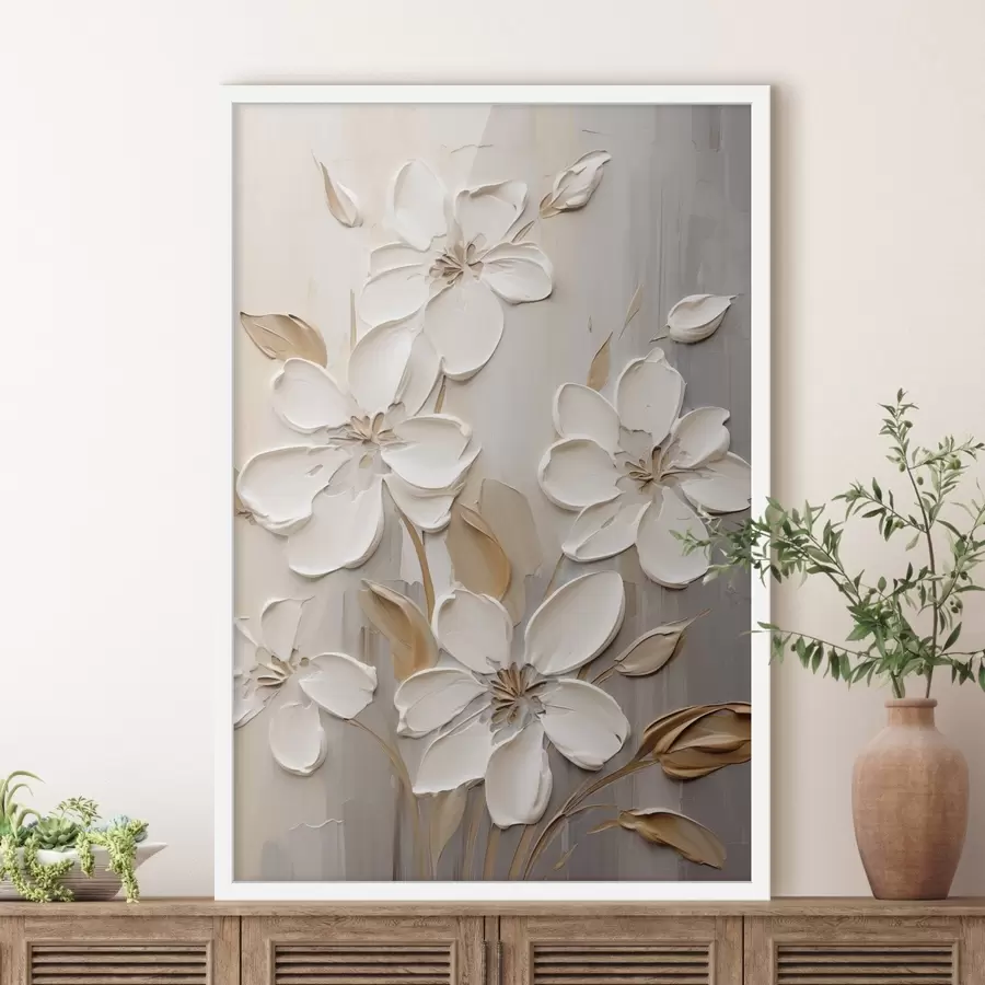 Fototapete Abstrakte weiße Blumen mit strukturierten Blütenblättern vor einem neutralen Hintergrund mit subtilen Pinselstrichen. f47874