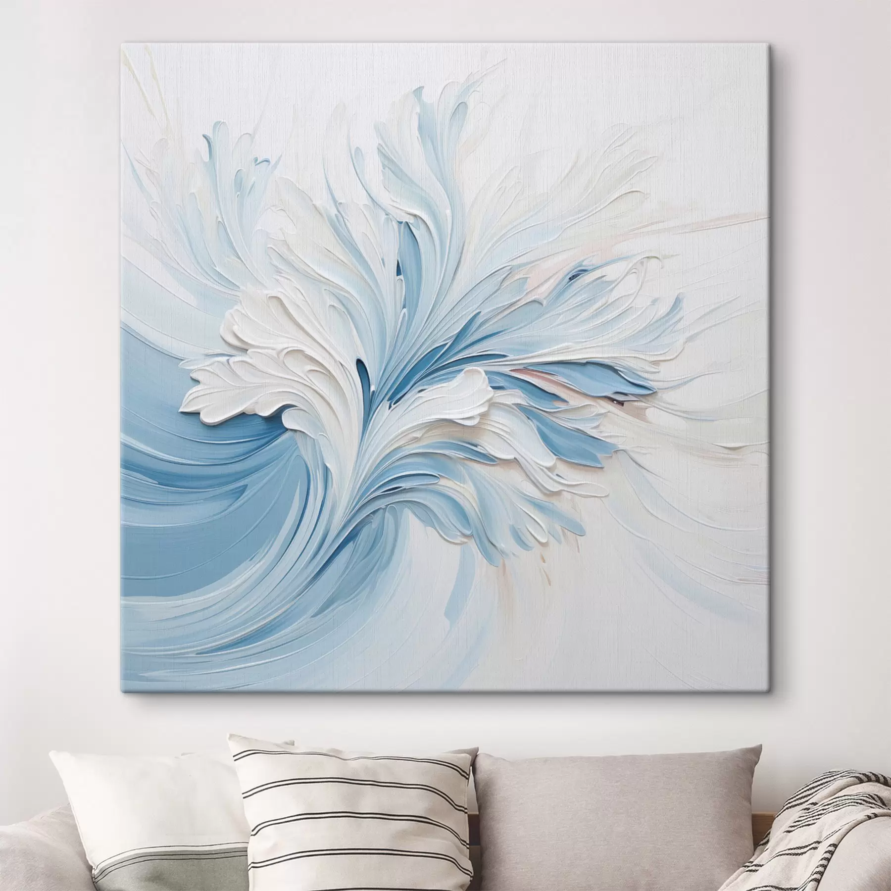 Fototapete Ein abstraktes Blumenmuster in Weiß und Hellblau mit strukturierten Blütenblättern und geschwungenen Linien s48395